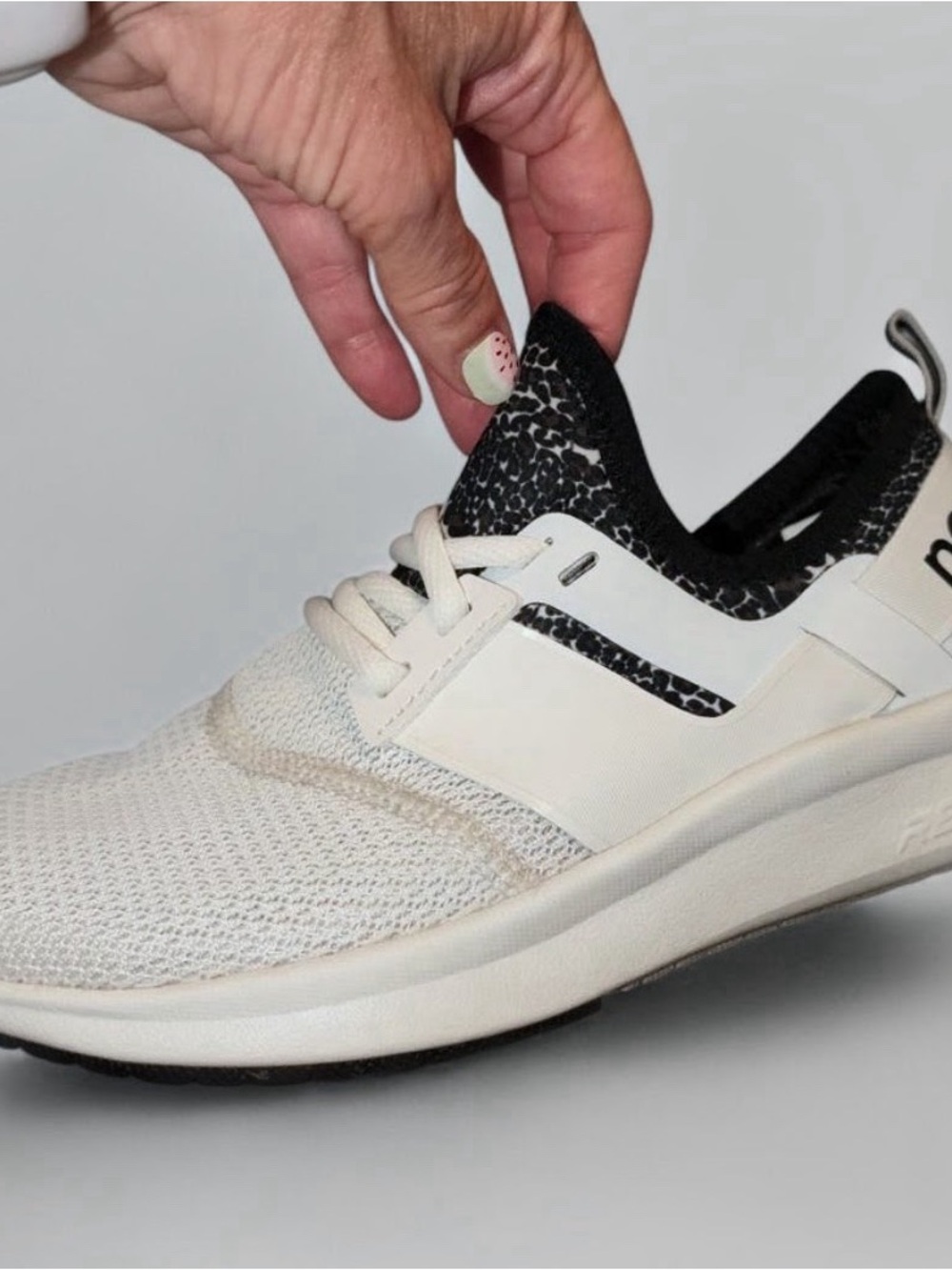 New Balance Tennis Shoes